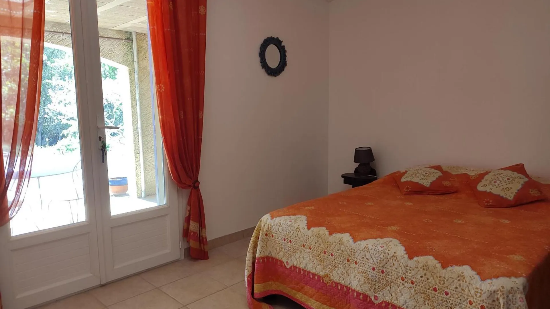 Le Petit Nice Chamaret 0*,  프랑스
